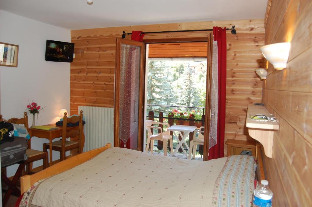 Hotel Au Bon Logis Risoul Pokoj fotografie