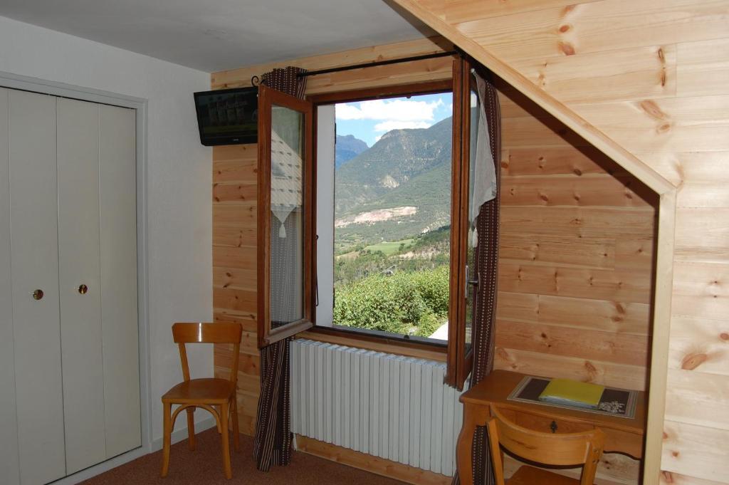 Hotel Au Bon Logis Risoul Pokoj fotografie